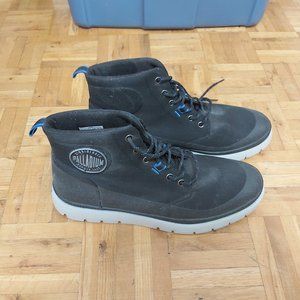 Palladium Boots Men (Brand New Condition )